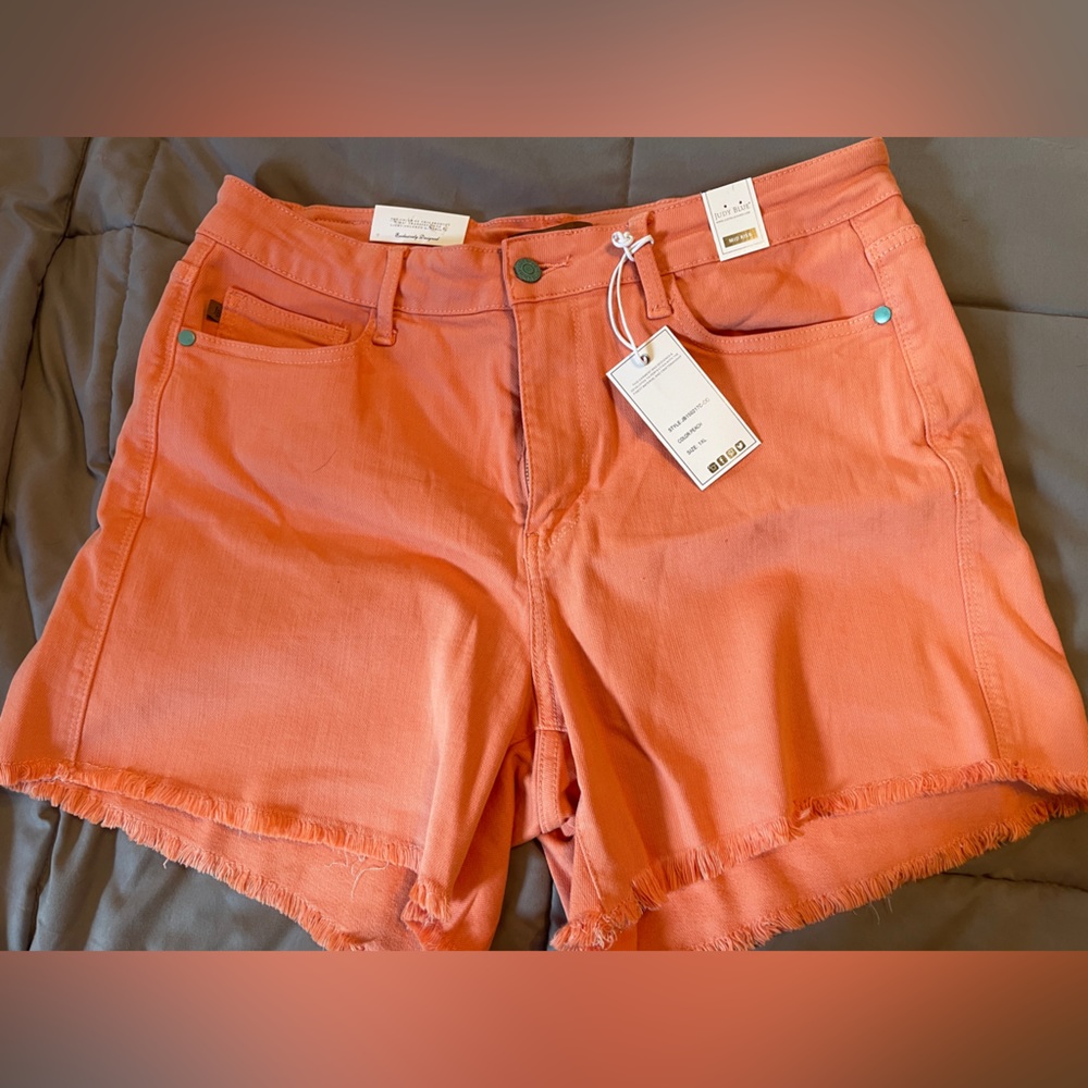 Judy Blue Garment dyed mid-rise Shorts. Peach denim. NWT. Size 1XL
